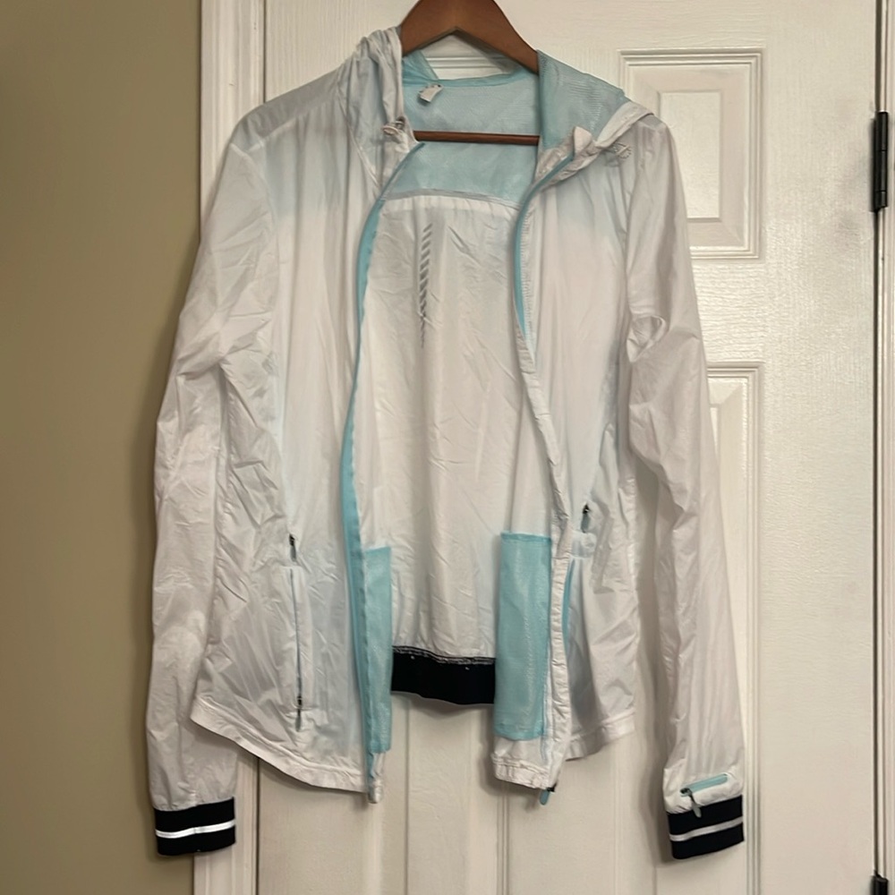 New Under Armour white blue athletic rain jacket xl coat